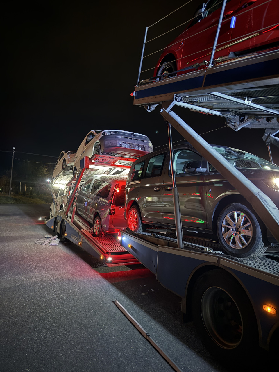 Załadunek pojazdów nocą