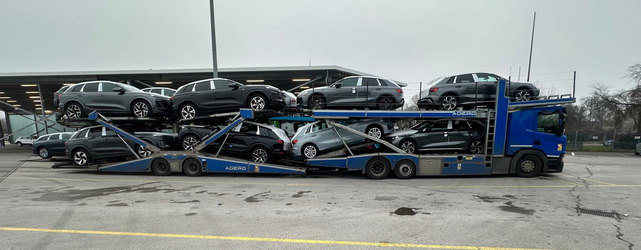 Załadunek samochodów osobowych