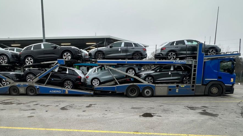 Załadunek samochodów osobowych